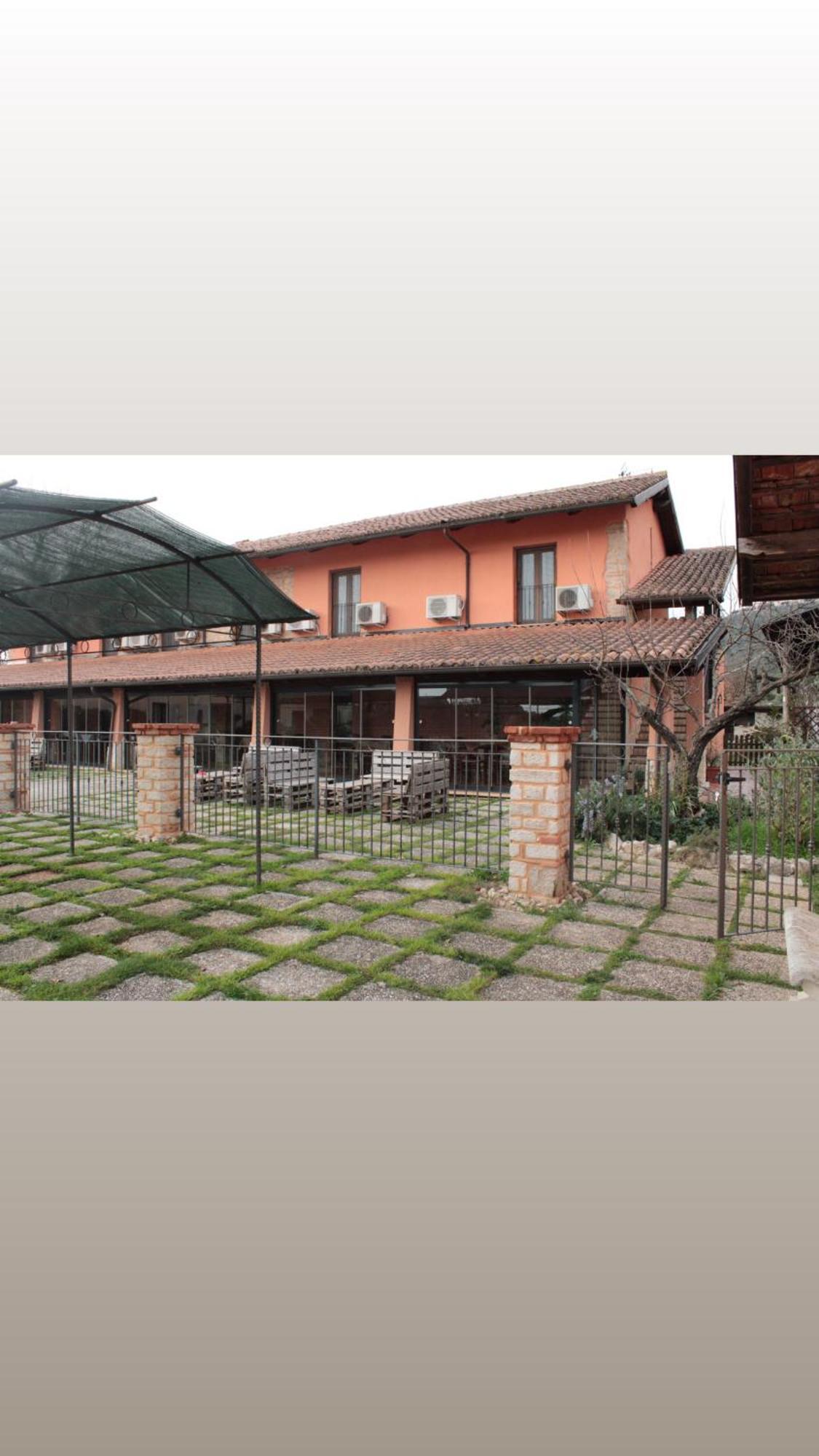 La Fattoria Di Carlotta Villa Maenza Eksteriør billede